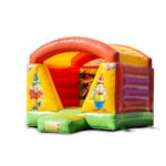 Springkussen Klein te huur bij vanBos Barneveld. Dit compacte en vrolijke springkussen is perfect voor kleinere feestjes of evenementen met een feestthema. Geschikt voor zowel binnen- als buitengebruik, voor urenlang springplezier!