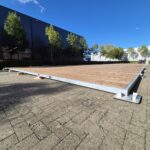 Zwaarlastvloer 2,5x5 m met houten planken inleg, robuuste waterpast gestelde tentvloer te huur bij vanBos.